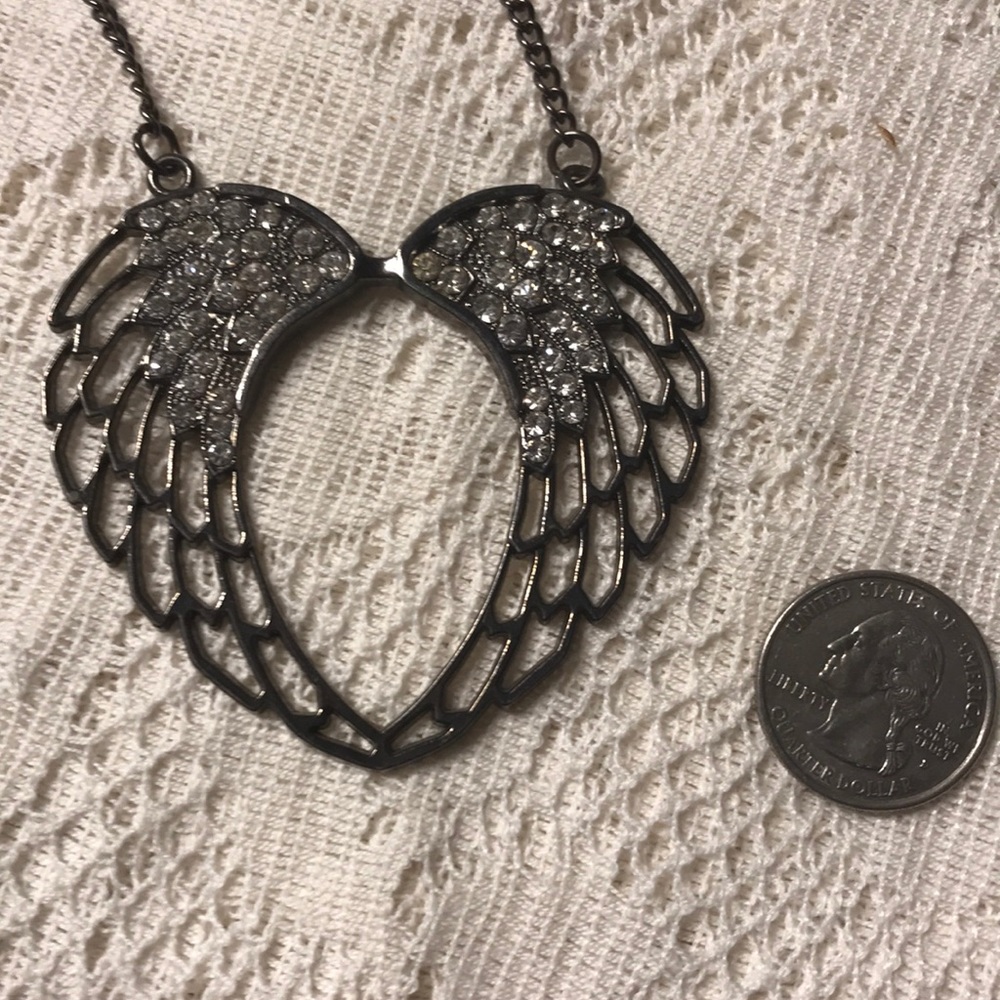 Shiny heart wings necklace ❤️